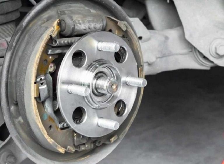 Bạc đạn bánh xe ô tô